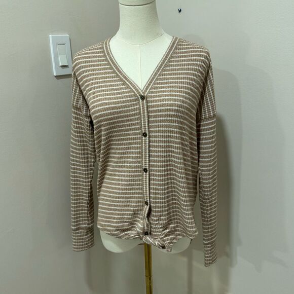 Abercrombie & Fitch Sweaters - Abercrombie & Fitch Brown & White Cardagain Button‎ Up Sweater Blouse Size XS